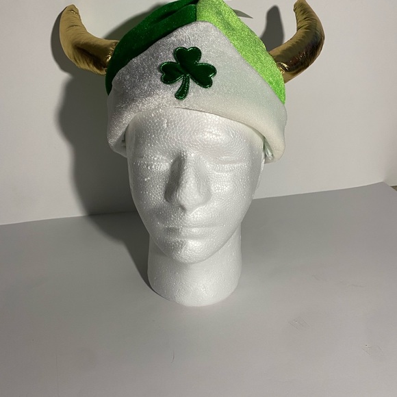 ST Pattys Day Viking Hat With Horns. Unisex - Picture 3 of 3